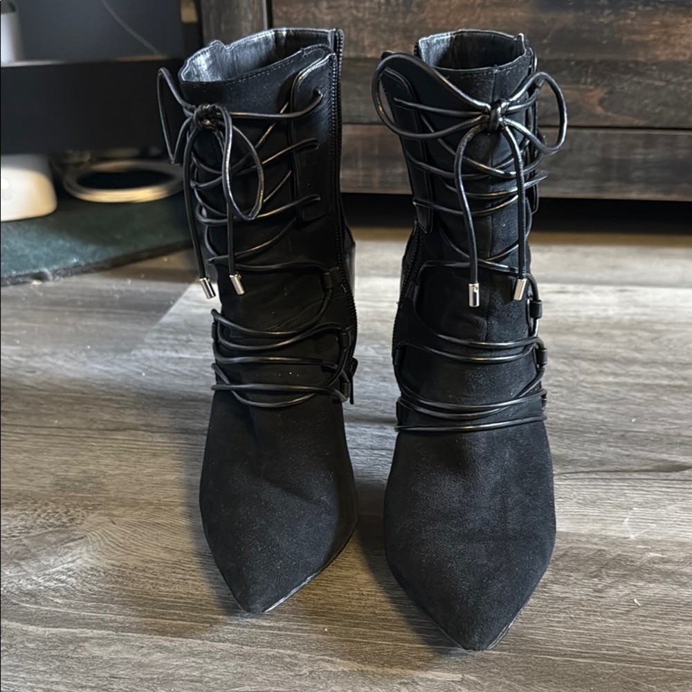 Elegant Black Lace-Up Women's Boots